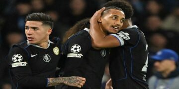 Pedro’s Double Sends Chelsea into Champions League Last 16, Eliminates Napoli