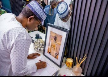 Defence Minister Bello Matawalle Hails Late Katagum’s Service, Donates N10m to Family