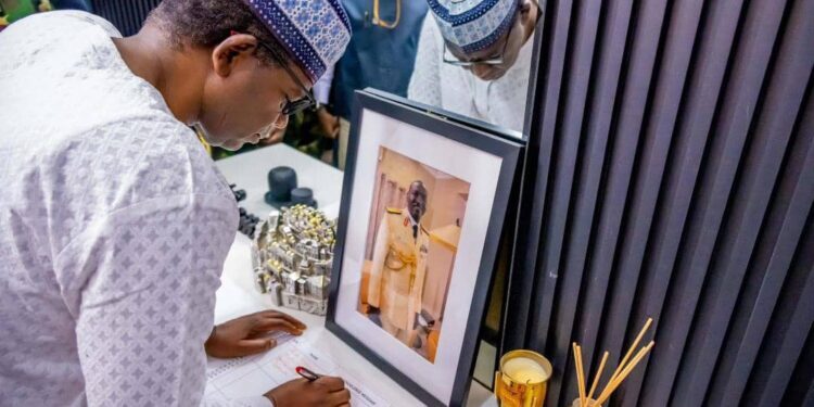 Defence Minister Bello Matawalle Hails Late Katagum’s Service, Donates N10m to Family