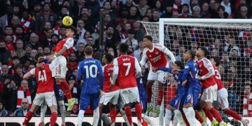 Arsenal Edge 10-Man Chelsea To Reclaim Five-Point Lead