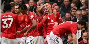 Man Utd Sink Villa to Boost Top-Four Bid