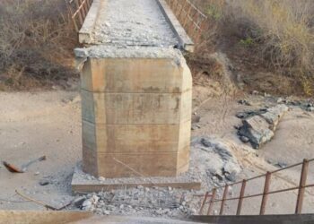 Terrorists bomb Niger bridge to hinder troops, kill eight