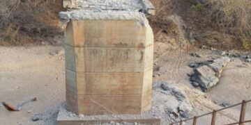 Terrorists bomb Niger bridge to hinder troops, kill eight