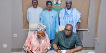 FG, AFC Seal $1.3 Billion Alumina Investment Pact