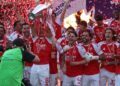 Arsenal Lift Premier League Trophy After 22-Year Wait