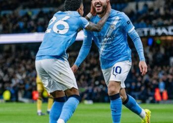 Man City Thrash Palace to Heap Pressure on Arsenal