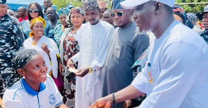 Nasarawa Governor’s Aide Empowers 250 Women In Karu