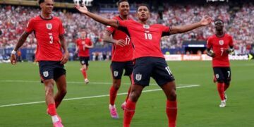 Kane Breaks Record as England & Croatia Reach Last 32