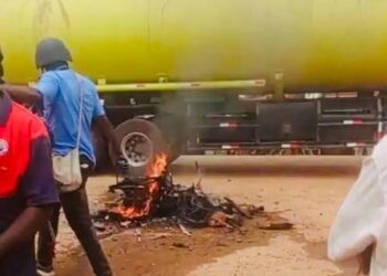 Mob Lynches Woman, Sets Body Ablaze After Seizing Her from Police Custody in Kaduna