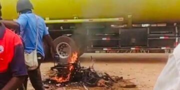 Mob Lynches Woman, Sets Body Ablaze After Seizing Her from Police Custody in Kaduna