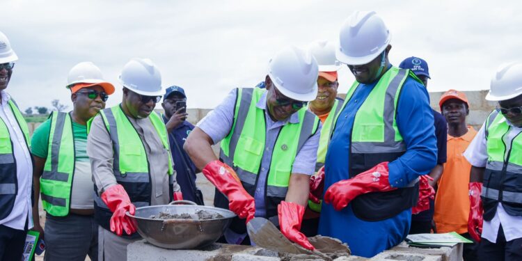 FHA Unveils Renewed Hope Estate in Osogbo To Tackle Housing Deficit