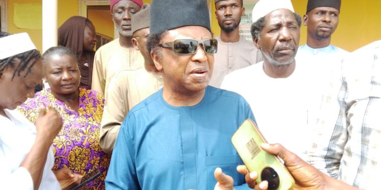Shehu Sani installs solar power at Sabo General Hospital, promises dialysis centre
