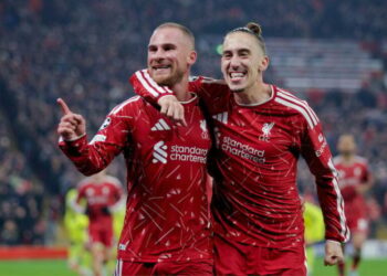 Liverpool rally from two goals down to beat Villarreal 4-3